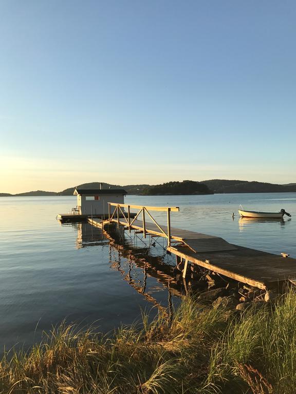 Anfasteroed Gardsvik - Badstugor Med Loft Ljungskile Habitación foto